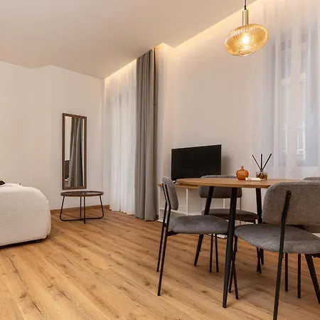 Deca Urban Living Apartahotel Larissa